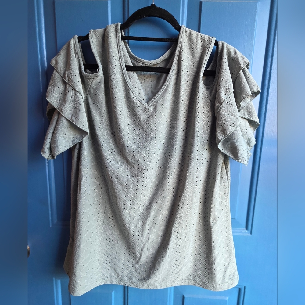 Green Cold Shoulder Lace Top - Picture 2 of 6